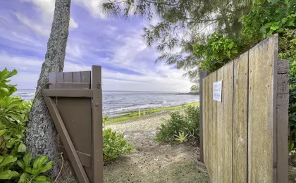 Sea Turtle Ranch 4 Bedroom Home by RedAwning