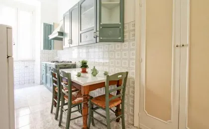 Roman Apartment