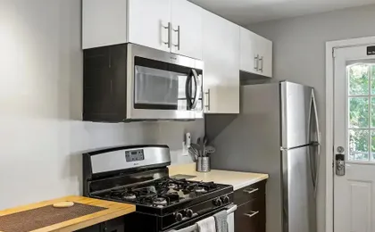 Brookwood Courtyard by BCA Furnished Apartments Bcc1b 03 C
