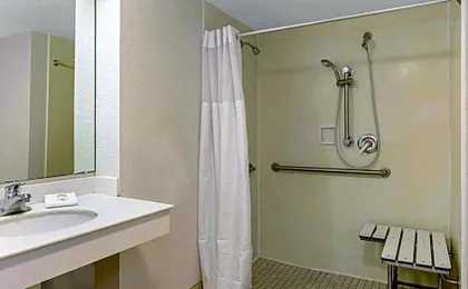 La Quinta Inn & Suites by Wyndham Orlando Airport West