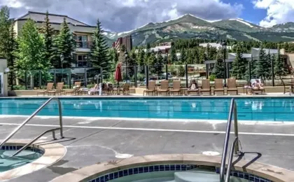 Perfectly Placed 2 Bedroom Vacation Rental in Historic Downtown Breckenridge with Access to Hot Tub and Pool