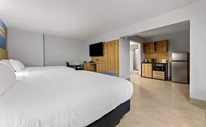 Days Inn & Suites by Wyndham Texas City - Galveston Area