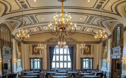 Doubletree by Hilton - the Tudor Arms Hotel