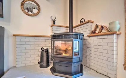 Epic Mammoth Lakes Getaway w/ Shared Pool, Hot Tub
