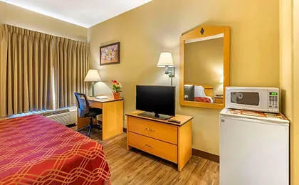 Econo Lodge Colorado Springs near Airport