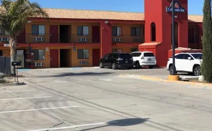 California Inn & Suites