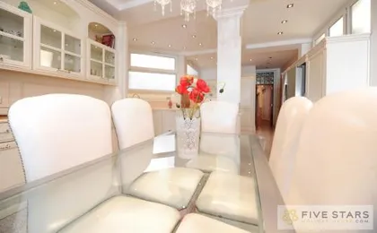 Le Majestic Promenade - Five Stars Holiday House