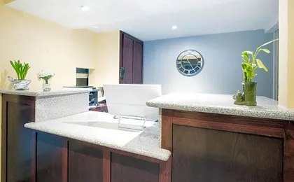 Executive Inn and Kitchenette Suites