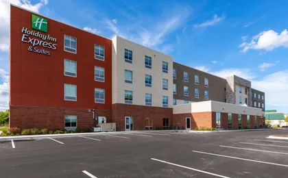 Holiday Inn Express & Suites Chicago - Hoffman Estates
