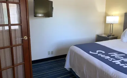 Days Inn by Wyndham Hinckley