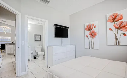 Beautiful Home With Private Pool, Screened Lanai, Wifi, Private W/d, and AC