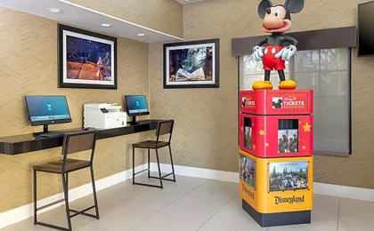 Best Western Plus Raffles Inn & Suites