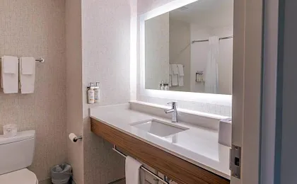 Holiday Inn Express & Suites Macon - I-475 by IHG