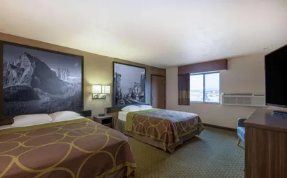 Super 8 by Wyndham Butte Mt