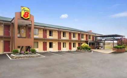 Super 8 by Wyndham Jackson