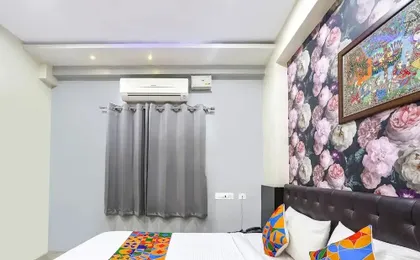 OYO Townhouse 1019 Galaxy Suites