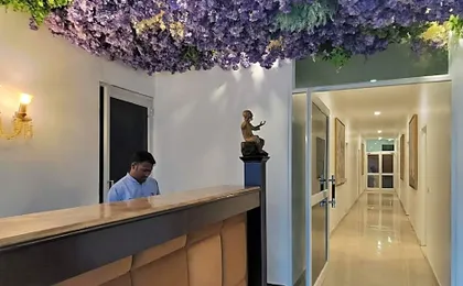 Farmhouse INN NH8 Hotel & Resort