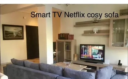 Acropolis Modern Apartments free parking,free pet hosting,Netflix