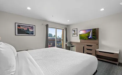 Sandpoint Hotel & Suites Downtown