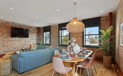 The Gisele: 4br/4ba for 8 Pool + Streetcar Stop