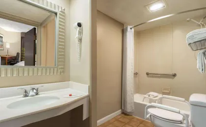 Super 8 by Wyndham West Greenwich/Providence