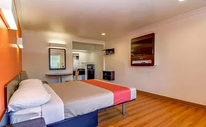 Motel 6 Garden Grove, CA