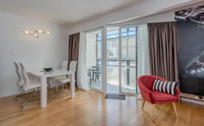 Paparazzi Apartment