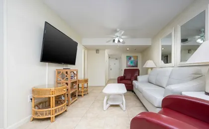 Phoenix I 1094 1 Bedroom Condo