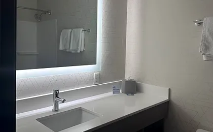 Holiday Inn Express And Suites Southfield Detroit By IHG