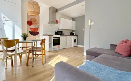 Clerkenwell Apartments by Primecityhosts