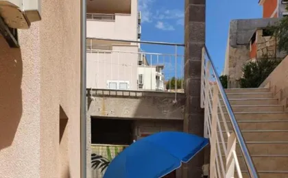 Remarkable 2-Bed Apartment in Okrug Gornji