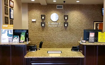 Comfort Inn & Suites Lakeside