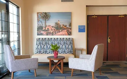 Holiday Inn Express & Suites Davis - University Area By IHG