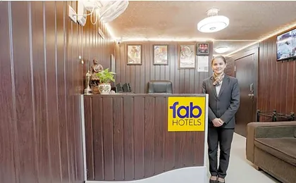 FabHotel Komfort Inn - Nr Twin Tower