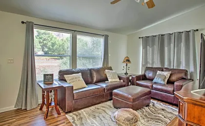 Sedona Home w/ View, Half-mi to Chimney Rock!