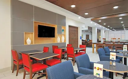 Holiday Inn Express & Suites Brookshire - Katy Freeway By IHG
