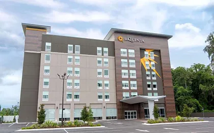 La Quinta Inn & Suite by Wyndham Lake City