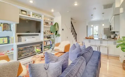 2 Mi to National Mall: Stunning Townhome w/ Patio!