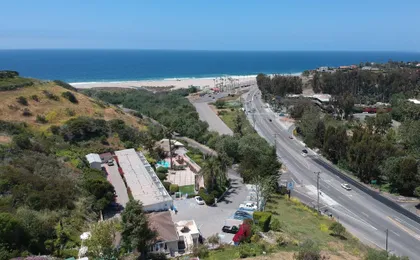 Malibu Country Inn