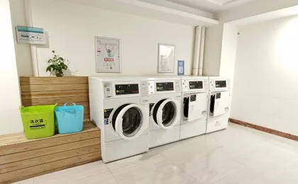 Honglilai Hotel (Shenzhen Bao'an Airport Huaide Subway Branch)