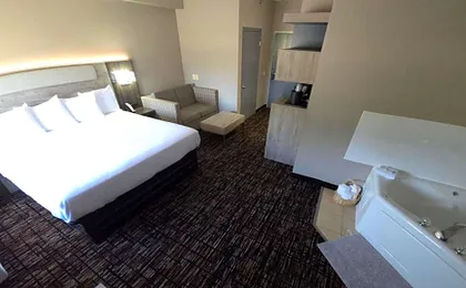 Reston Inn & Suites