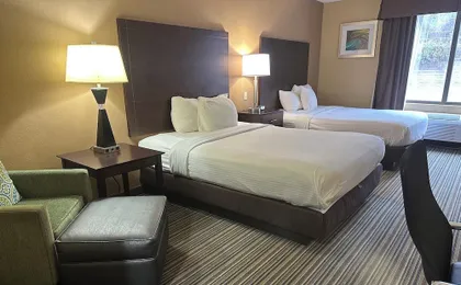 Best Western Plus Harrisburg East Inn & Suites