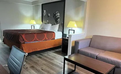 Super 8 by Wyndham Mont Belvieu/Baytown East