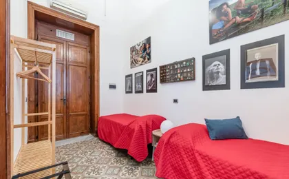 Lea's Art Apartment by Wonderful Italy