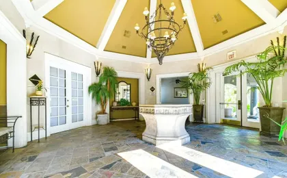 3 Mi to Tpc: Chic Condo w/ Pool Access & Grills