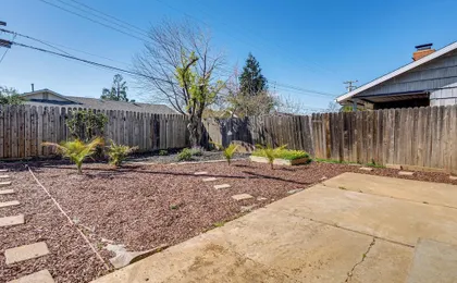Pet-friendly Rental, Fenced Yard in Rancho Cordova