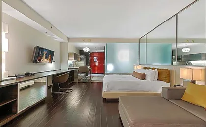 Palms Place Hotel StripView with Open Balcony -23