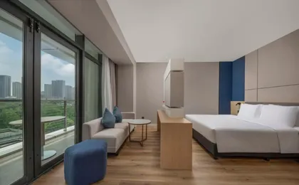 Holiday Inn Express Chongqing Caiyun Lake