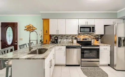 2 Mi to Bethany Beach: Duplex w/ Private Deck