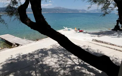 B - Apt with Patio & Sea View, Close To the Beach